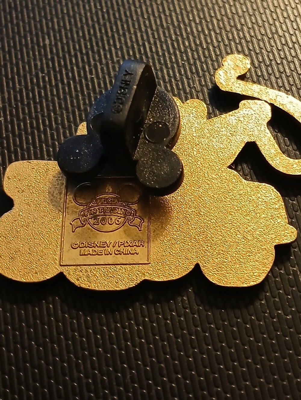 Vintage Disney Pixar Cars Tow Mater Enamel Pin Official 2006 Trading Pin - Picture 2 of 2